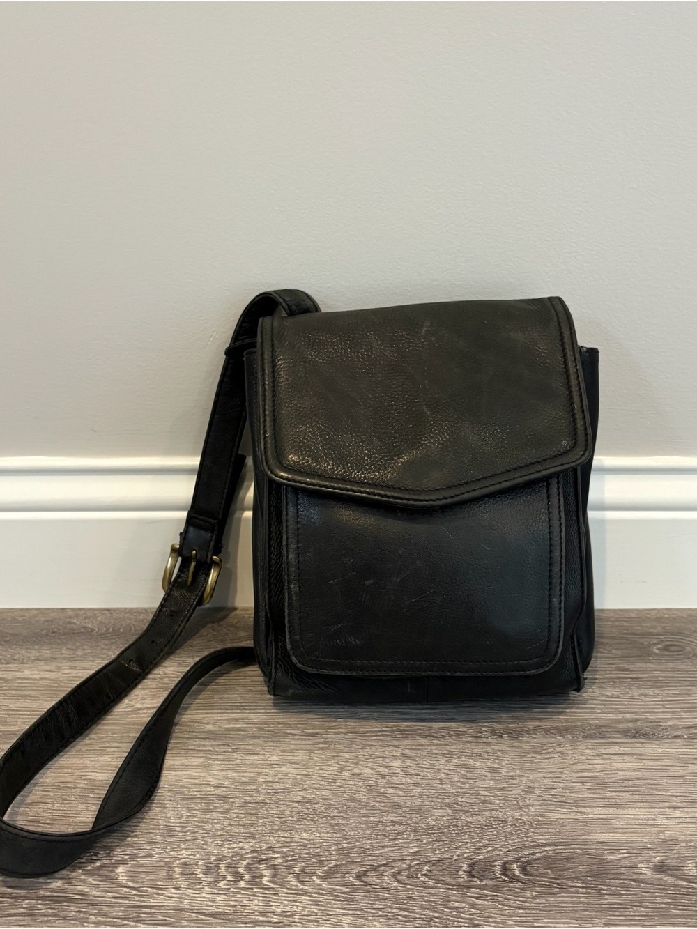 Vintage Black Fossil Black Leather Crossbody Bag